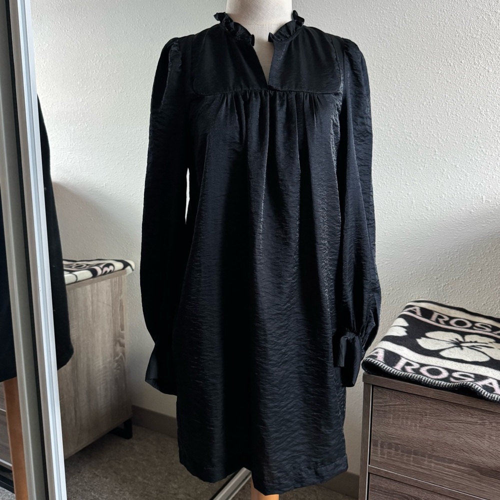 Baum Und Pferdgarten Black Ruffle Collar Long Sleeve Dress